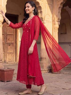 women ethnic motifs printed regular thread work kurta with trousers & with dupatta 6