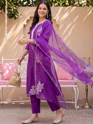women ethnic motifs embroidered regular thread work liva kurta with trousers & with dupatta 1