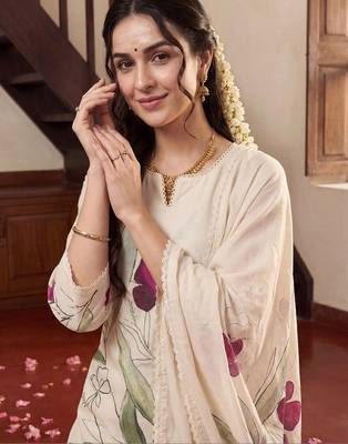 women floral printed regular kurta with trousers & with dupatta 2