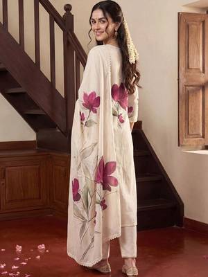 women floral printed regular kurta with trousers & with dupatta 4