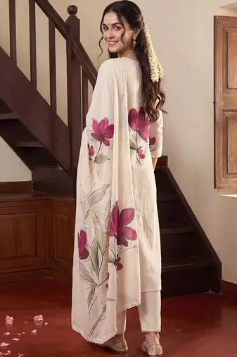 women floral printed regular kurta with trousers & with dupatta