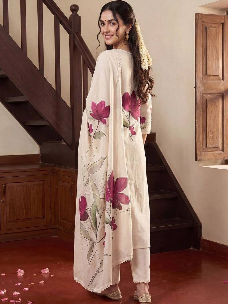 women floral printed regular kurta with trousers & with dupatta
