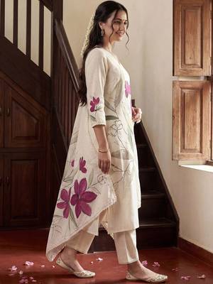 women floral printed regular kurta with trousers & with dupatta 6