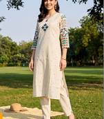 women printed regular kurta with trousers