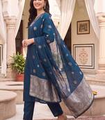 women ethnic motifs embroidered regular kurta with trousers & with dupatta