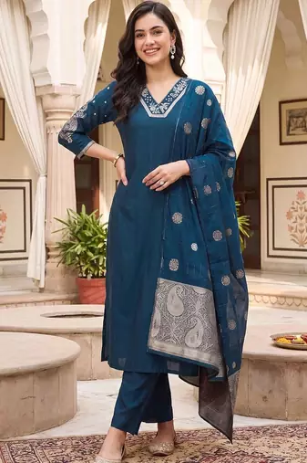 women ethnic motifs embroidered regular kurta with trousers & with dupatta