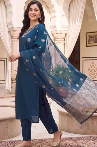 women ethnic motifs embroidered regular kurta with trousers & with dupatta