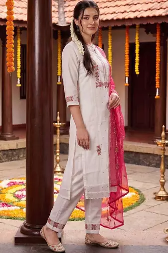 women floral embroidered regular thread work kurta with trousers & with dupatta