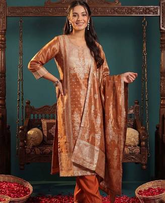 women ethnic motifs regular kurta with trousers & with dupatta 5