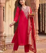 women ethnic motifs embroidered regular kurta with trousers & with dupatta