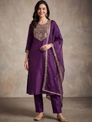 women ethnic motifs embroidered regular sequinned liva kurta with trousers & with dupatta 5