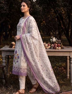 women floral printed regular cotton kurta with trousers & with dupatta 3