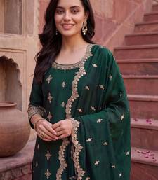 women ethnic motifs embroidered regular kurta with trousers & with dupatta