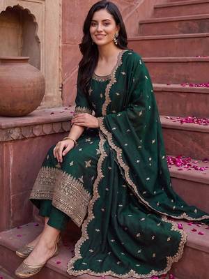 women ethnic motifs embroidered regular kurta with trousers & with dupatta 5