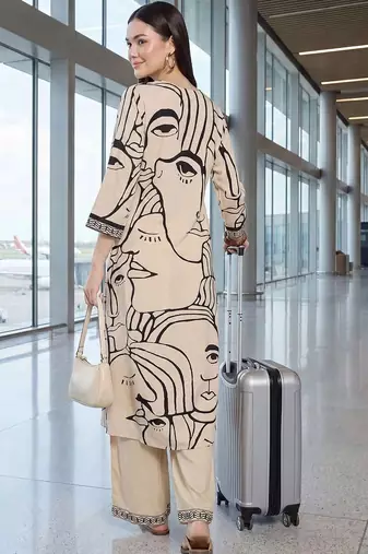 women printed regular kurta with palazzos