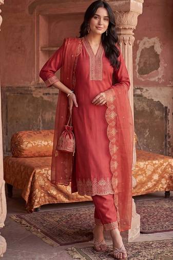 women ethnic motifs embroidered regular thread work kurta with trousers & with dupatta