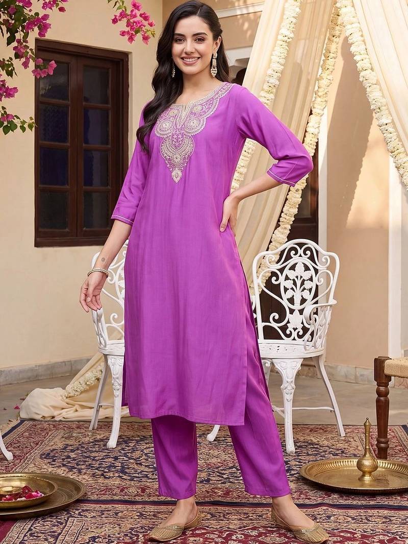 women ethnic motifs embroidered regular thread work kurta with trousers