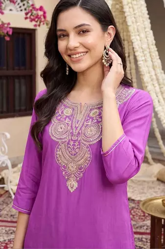 women ethnic motifs embroidered regular thread work kurta with trousers