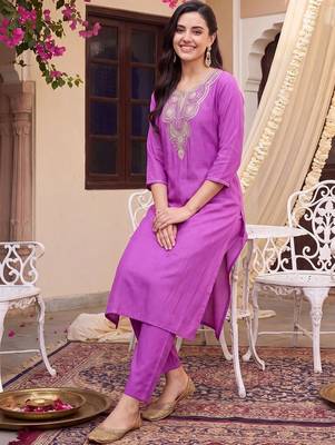 women ethnic motifs embroidered regular thread work kurta with trousers 6