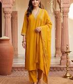 women embroidered regular sequinned kurta with trousers & with dupatta
