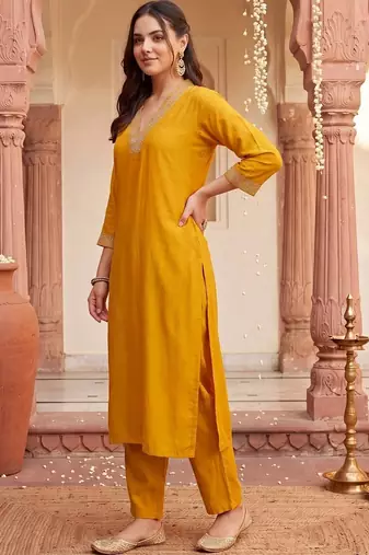 women embroidered regular sequinned kurta with trousers & with dupatta