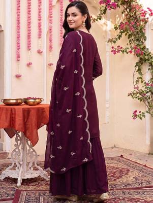 women ethnic motifs embroidered regular thread work kurta with sharara & with dupatta 3