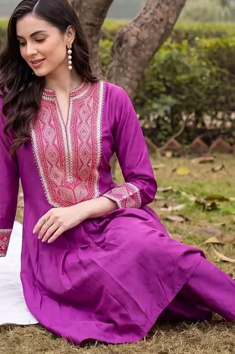 women ethnic motifs embroidered pleated thread work kurta with trousers