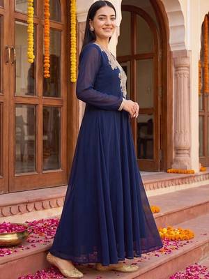 women ethnic motifs embroidered regular thread work kurta 4