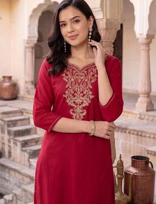 women ethnic motifs embroidered regular kurta with trousers 5