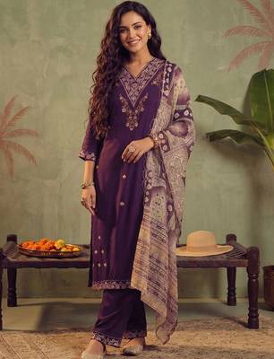women ethnic motifs embroidered regular thread work kurta with trousers & with dupatta 1