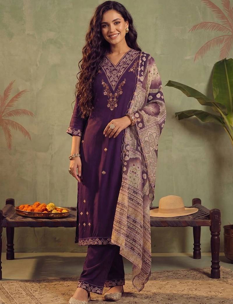women ethnic motifs embroidered regular thread work kurta with trousers & with dupatta
