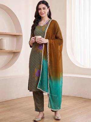 women ethnic motifs printed regular cotton kurta with trousers & with dupatta 2