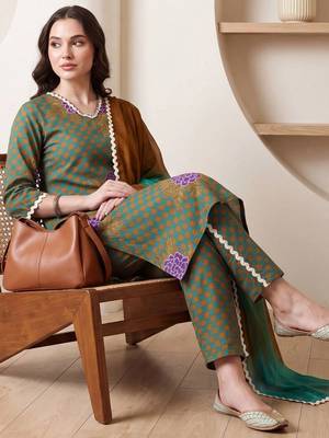 women ethnic motifs printed regular cotton kurta with trousers & with dupatta 3