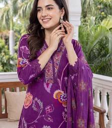women floral printed regular thread work cotton kurta with trousers & with dupatta