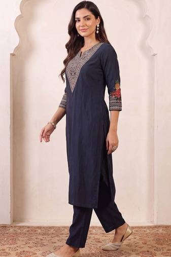 women ethnic motifs embroidered regular thread work kurta with trousers