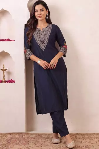 women ethnic motifs embroidered regular thread work kurta with trousers