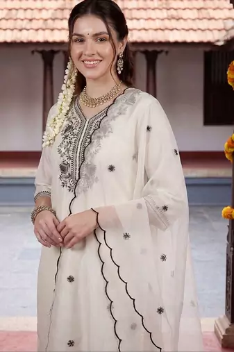 women ethnic motifs embroidered regular thread work kurta with trousers & with dupatta