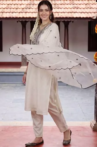 women ethnic motifs embroidered regular thread work kurta with trousers & with dupatta