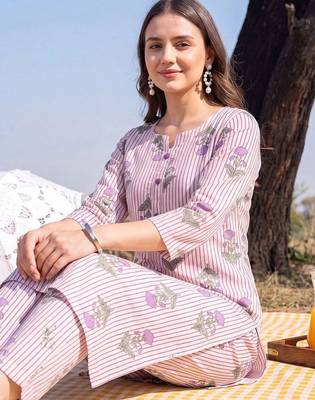 women printed regular cotton kurta with trousers 3