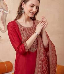 women ethnic motifs embroidered regular thread work kurta with trousers & with dupatta