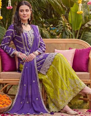 women ethnic motifs embroidered regular kurta with palazzos & with dupatta 3