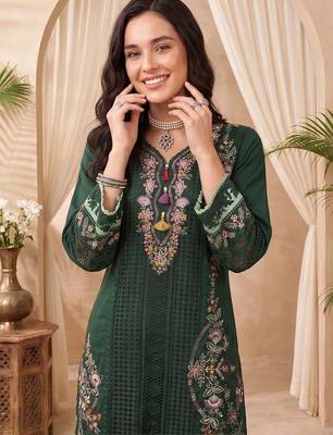 women floral embroidered regular thread work kurta with trousers & with dupatta 2