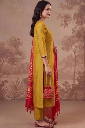 women ethnic motifs regular thread work kurta with trousers & with dupatta