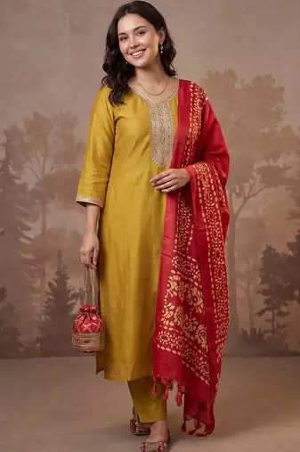 women ethnic motifs regular thread work kurta with trousers & with dupatta