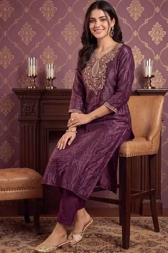 women ethnic motifs embroidered regular thread work kurta with trousers