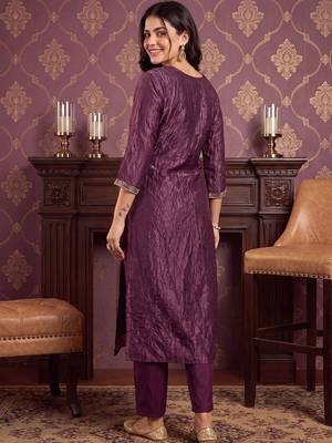 women ethnic motifs embroidered regular thread work kurta with trousers 4