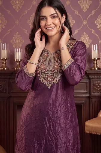 women ethnic motifs embroidered regular thread work kurta with trousers