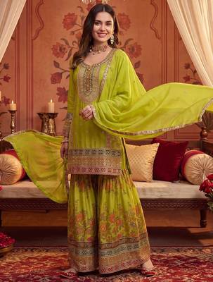women floral embroidered regular kurta with sharara & with dupatta 2