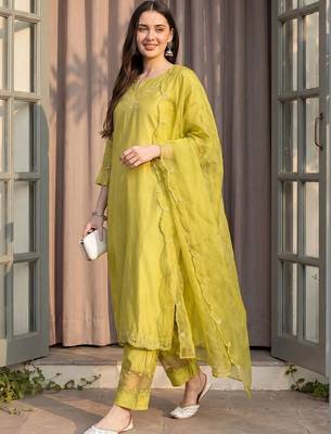 women ethnic motifs embroidered regular thread work liva kurta with trousers & with dupatta 3