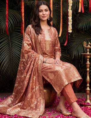 women ethnic motifs regular kurta with trousers & with dupatta 1